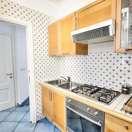 Appartement Sleeps 4 Air Con Wifi