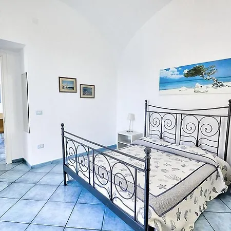 Appartement Sleeps 4 Air Con Wifi