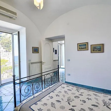 Sleeps 4 Air Con Wifi Appartement Amalfi