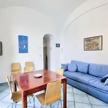 Sleeps 4 Air Con Wifi Appartement Amalfi
