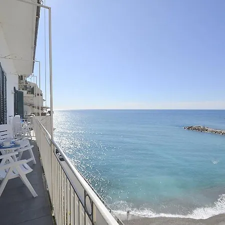 Appartement Sleeps 4 Air Con Wifi