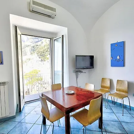Appartement Sleeps 4 Air Con Wifi